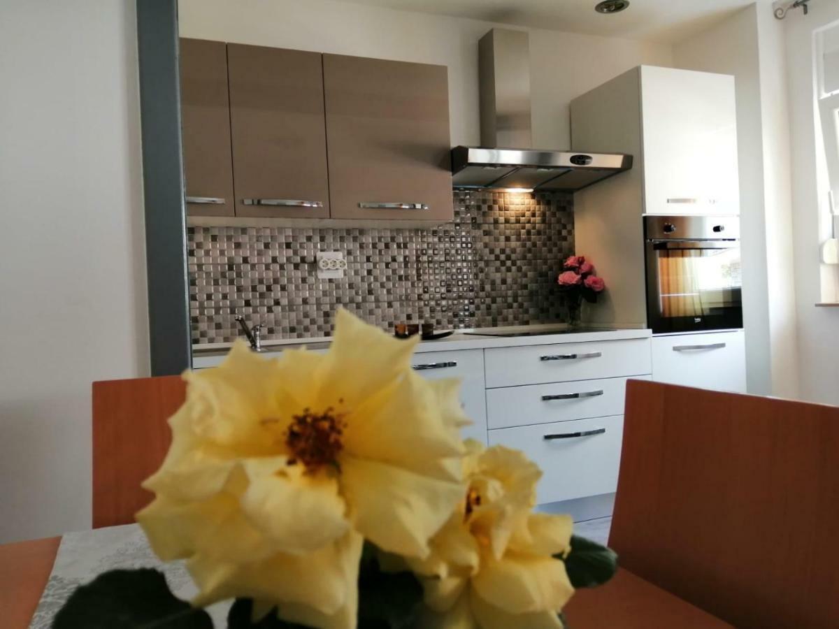 Apartman Marta Podstrana Buitenkant foto